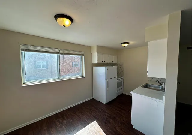 Photo 3 of Multi family home for sale at 6726 Colony Acres Dr, Saint Louis, MO 63123 | MLS# 25013735 | Listing updated on 2025-03-19