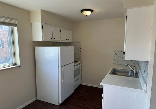 Photo 4 of Multi family home for sale at 6726 Colony Acres Dr, Saint Louis, MO 63123 | MLS# 25013735 | Listing updated on 2025-03-19