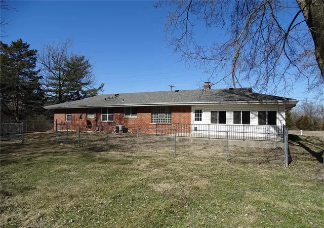 Photo 3 of Single family home for sale at 11954 Gravois Rd, Saint Louis, MO 63127 | MLS# 25013762 | Listing updated on 2025-03-15