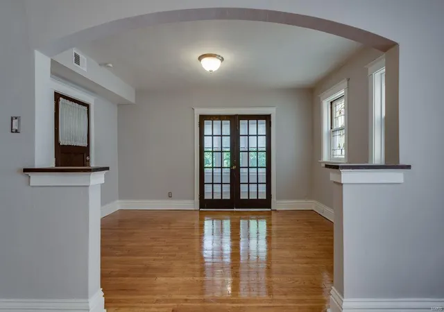 2nd image of 750 Leland Ave, Saint Louis, MO 63130 | MLS# 25013792
