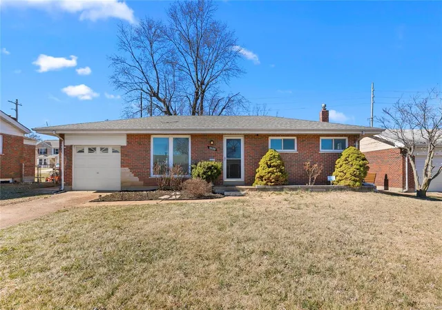 Photo 1 of Sale Pending at 10109 Hammerdale Ln, Saint Louis, MO 63123 | MLS# 25013813 | Listing updated on 2025-03-17