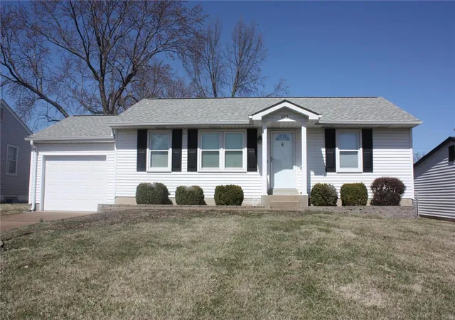 Photo 1 of Sale Pending at 11113 Pine Forest Dr, Saint Louis, MO 63126 | MLS# 25013829 | Listing updated on 2025-03-18