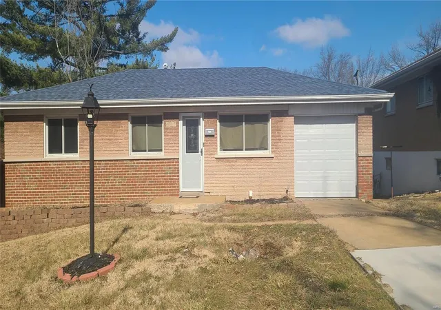 Photo 2 of Single family home for sale at 8787 Boyce Pl, Saint Louis, MO 63136 | MLS# 25013836 | Listing updated on 2025-03-09