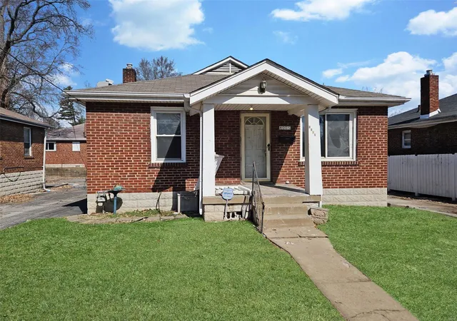 Photo 1 of Single family home for sale at 8005 Allen Ave, Saint Louis, MO 63114 | MLS# 25013840 | Listing updated on 2025-03-10