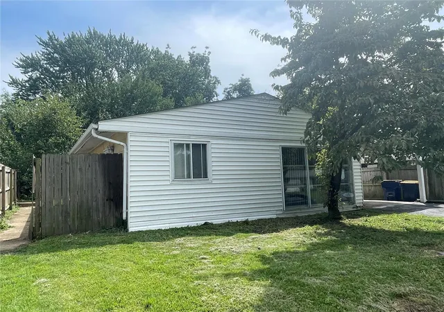 Photo 19 of Single family home for sale at 9162 Harold Dr, Saint Louis, MO 63134 | MLS# 25013851 | Listing updated on 2025-03-10