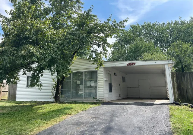Photo 1 of Single family home for sale at 9162 Harold Dr, Saint Louis, MO 63134 | MLS# 25013851 | Listing updated on 2025-03-10