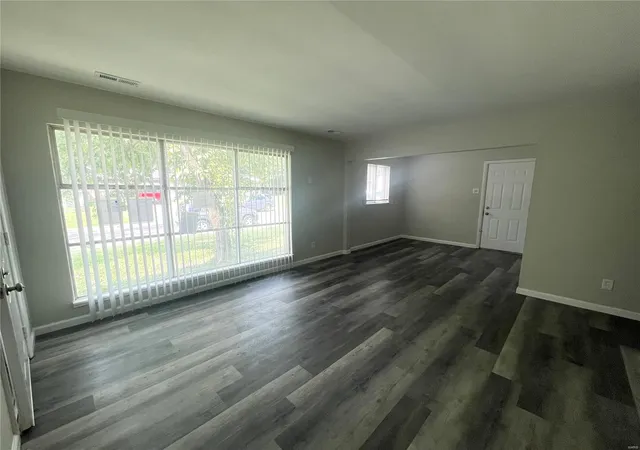 Photo 2 of Single family home for sale at 9162 Harold Dr, Saint Louis, MO 63134 | MLS# 25013851 | Listing updated on 2025-03-10