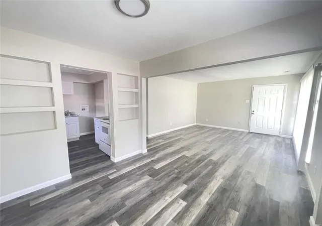 Photo 3 of Single family home for sale at 9162 Harold Dr, Saint Louis, MO 63134 | MLS# 25013851 | Listing updated on 2025-03-10