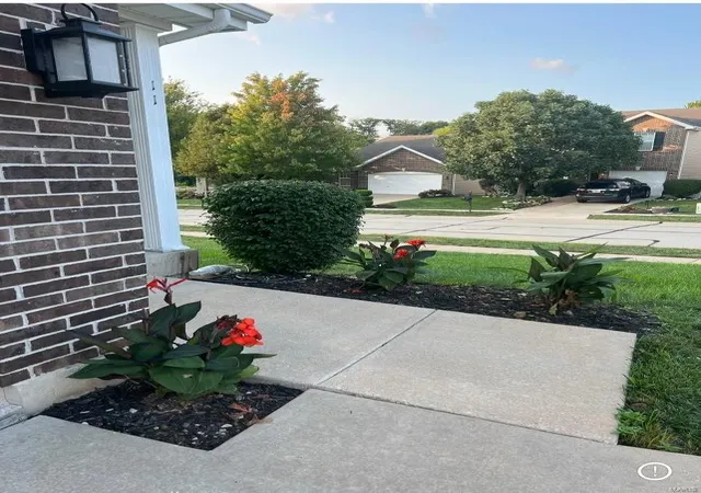 Photo 3 of Single family home for sale at 11 Brushy Brook, O Fallon, MO 63366 | MLS# 25013923 | Listing updated on 2025-03-09