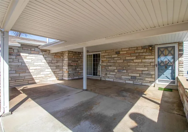 Photo 3 of Single family home for sale at 10409 Fourwinds Ct, Saint Louis, MO 63114 | MLS# 25013937 | Listing updated on 2025-03-20