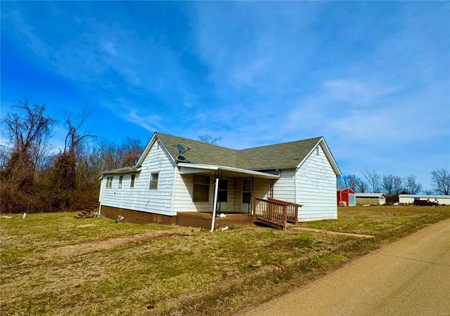 Photo 1 of Single family home for sale at 3661 College St, Farmington, MO 63640 | MLS# 25013961 | Listing updated on 2025-03-10