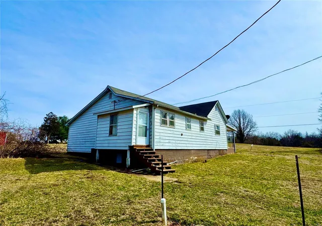 Photo 1 of Single family home for sale at 3661 College St, Farmington, MO 63640 | MLS# 25013961 | Listing updated on 2025-03-10