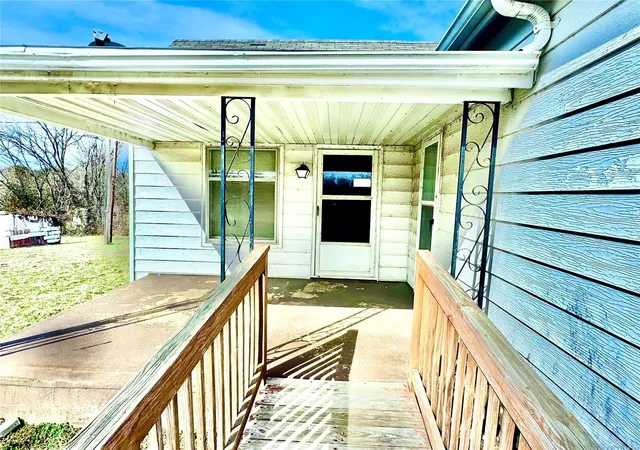 Photo 3 of Single family home for sale at 3661 College St, Farmington, MO 63640 | MLS# 25013961 | Listing updated on 2025-03-10