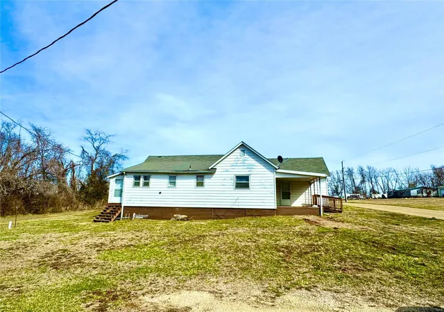 Photo 4 of Single family home for sale at 3661 College St, Farmington, MO 63640 | MLS# 25013961 | Listing updated on 2025-03-10