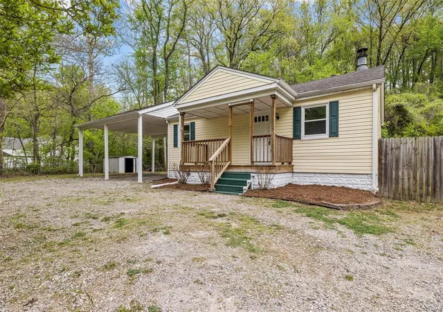 Photo 2 of Single family home for sale at 612 Dutch Hollow Rd, Belleville, IL 62223 | MLS# 25013979 | Listing updated on 2025-03-11