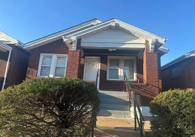 Photo 2 of Single family home for sale at 4882 San Francisco Ave, Saint Louis, MO 63115 | MLS# 25013996 | Listing updated on 2025-03-10