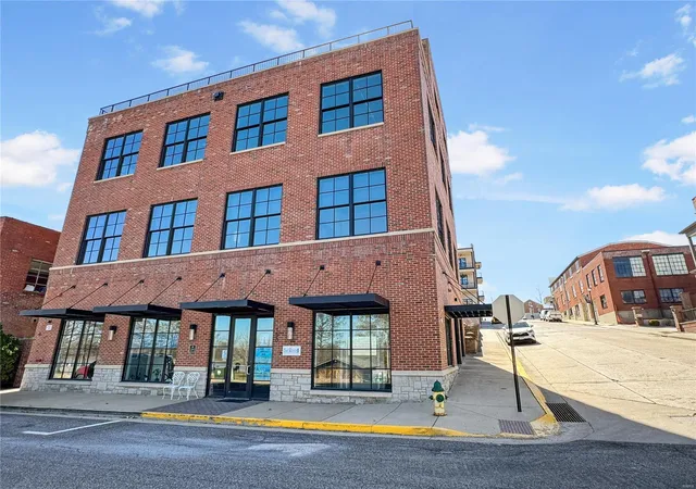 99th image of 6 E Front St #6, Washington, MO 63090 | MLS# 25014004