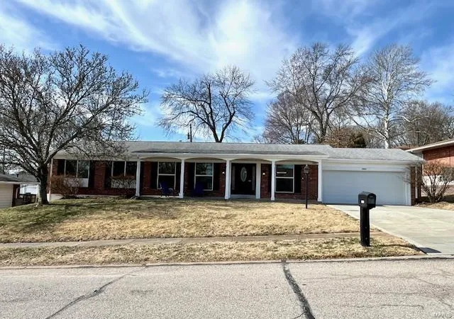 Photo 1 of Single family home for sale at 1969 Burlewood Dr, Saint Louis, MO 63146 | MLS# 25014021 | Listing updated on 2025-03-17