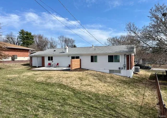 Photo 2 of Single family home for sale at 1969 Burlewood Dr, Saint Louis, MO 63146 | MLS# 25014021 | Listing updated on 2025-03-17