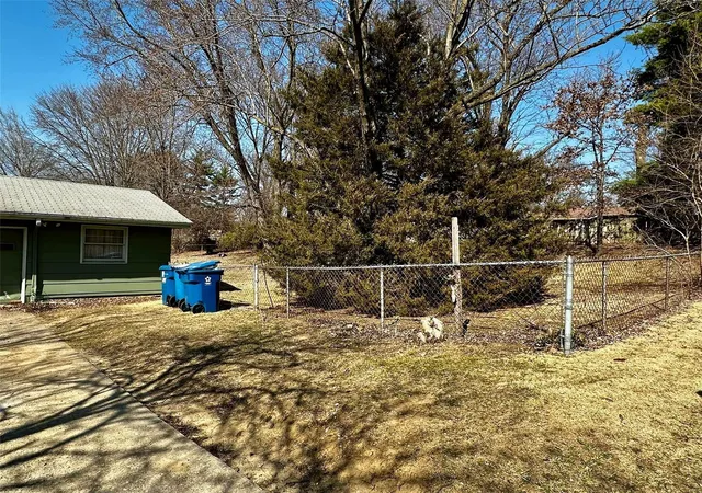 Photo 2 of Single family home for sale at 2478 W Randolph St, Saint Charles, MO 63301 | MLS# 25014067 | Listing updated on 2025-03-16