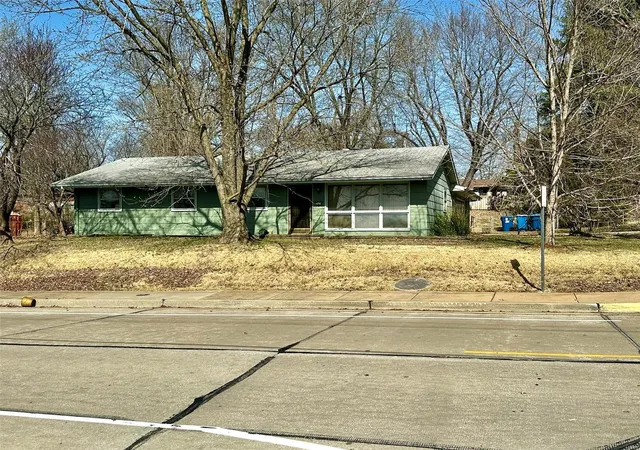 Photo 3 of Single family home for sale at 2478 W Randolph St, Saint Charles, MO 63301 | MLS# 25014067 | Listing updated on 2025-03-16