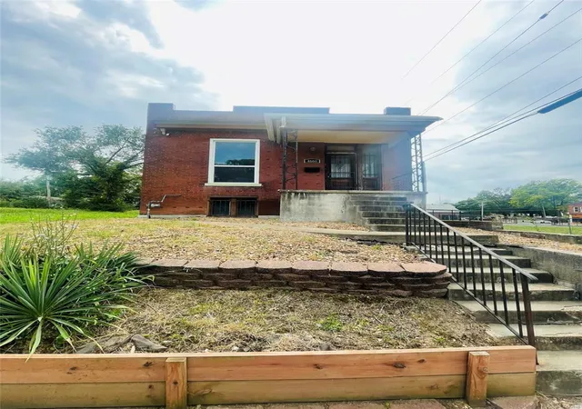 Photo 1 of Single family home for sale at 4660 Cottage Ave, Saint Louis, MO 63113 | MLS# 25014072 | Listing updated on 2025-03-19