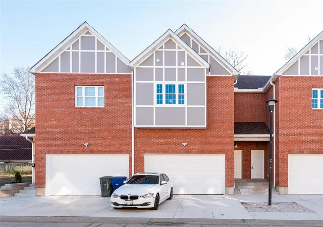 Photo 1 of Townhouse for sale at 5424 Delmar Pl Ct, Saint Louis, MO 63112 | MLS# 25014172 | Listing updated on 2025-03-14
