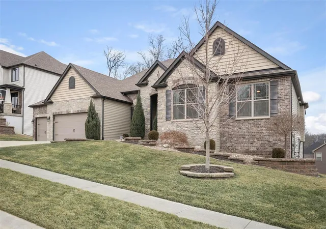 Photo 3 of Sale Pending at 174 Wyndgate Valley Dr, Lake Saint Louis, MO 63367 | MLS# 25014194 | Listing updated on 2025-03-18