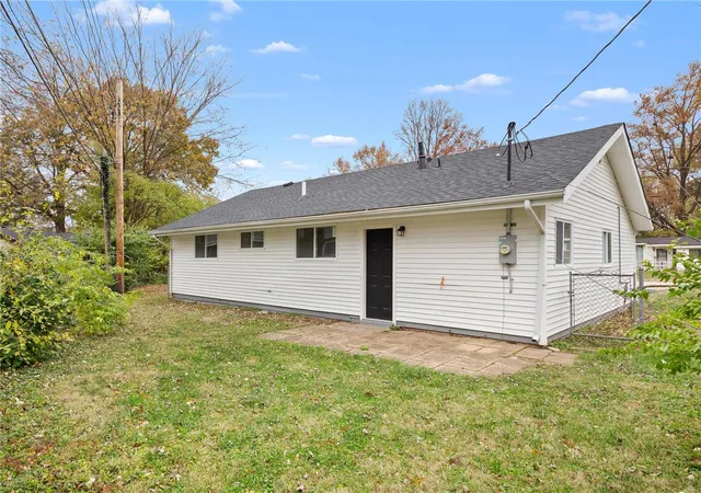 Photo 3 of Single family home for sale at 8356 Midwood Ave, Saint Louis, MO 63134 | MLS# 25014203 | Listing updated on 2025-03-18
