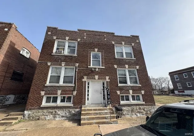 Photo 1 of Sale Pending at 4289 E Kossuth Ave, Saint Louis, MO 63115 | MLS# 25014289 | Listing updated on 2025-03-15