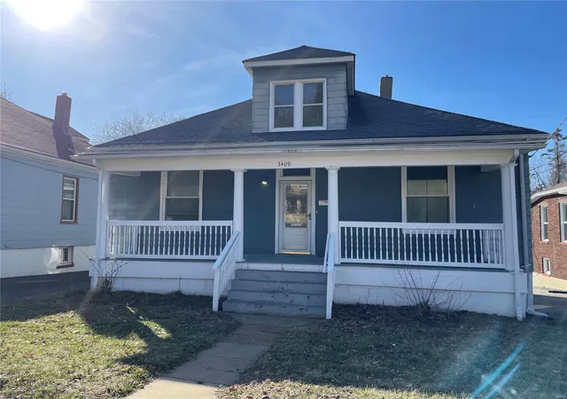 Photo 2 of Sale Pending at 3409 Brown Rd, Saint Louis, MO 63114 | MLS# 25014311 | Listing updated on 2025-03-20