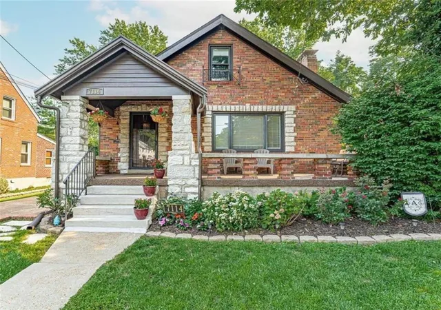 Photo 1 of Sale Pending at 7114 Horner Ave, Saint Louis, MO 63117 | MLS# 25014315 | Listing updated on 2025-03-20
