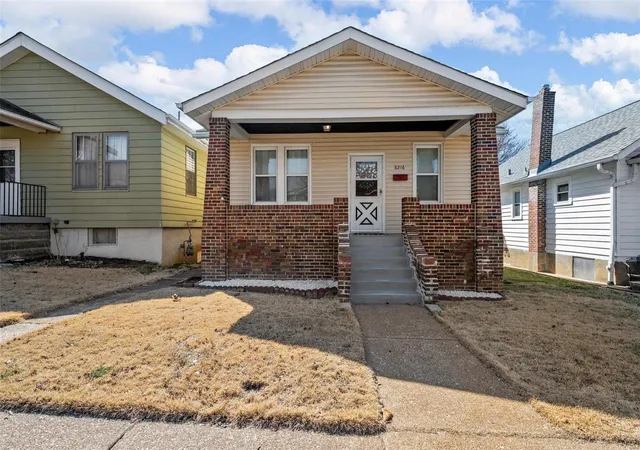 Photo 1 of Single family home for sale at 6216 Hoffman Ave, Saint Louis, MO 63139 | MLS# 25014327 | Listing updated on 2025-03-18