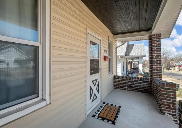 Photo 3 of Single family home for sale at 6216 Hoffman Ave, Saint Louis, MO 63139 | MLS# 25014327 | Listing updated on 2025-03-18