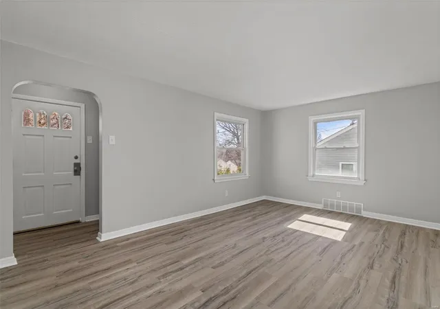 3rd image of 401 Millman Dr, Saint Louis, MO 63135 | MLS# 25014332