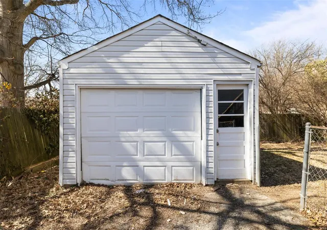 31st image of 401 Millman Dr, Saint Louis, MO 63135 | MLS# 25014332