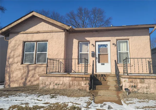 Photo 1 of Single family home for sale at 8215 Braddock Dr, Saint Louis, MO 63132 | MLS# 25014357 | Listing updated on 2025-03-11