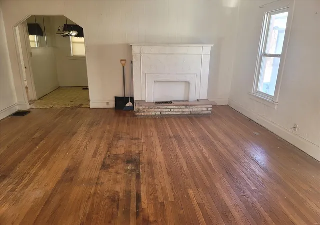 Photo 2 of Single family home for sale at 8215 Braddock Dr, Saint Louis, MO 63132 | MLS# 25014357 | Listing updated on 2025-03-11