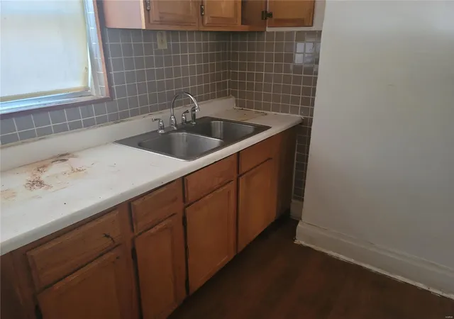 Photo 3 of Single family home for sale at 8215 Braddock Dr, Saint Louis, MO 63132 | MLS# 25014357 | Listing updated on 2025-03-11