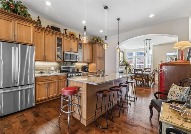 Photo 3 of Single family home for sale at 5231 Shaw Ave, Saint Louis, MO 63110 | MLS# 25014369 | Listing updated on 2025-03-17