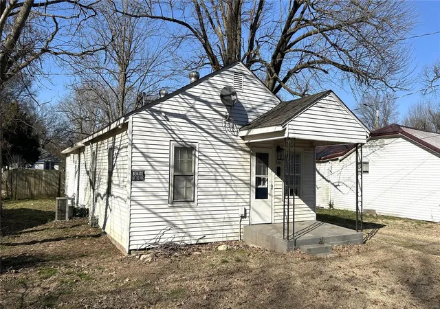 Photo 1 of Single family home for sale at 204 W 8th Street, Kennett, MO 63857 | MLS# 25014375 | Listing updated on 2025-03-11
