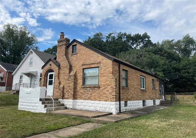 Homes for sale in Saint Louis, MO | 1541 Nixon Ave, Saint Louis, MO 63133 | MLS# 25014402