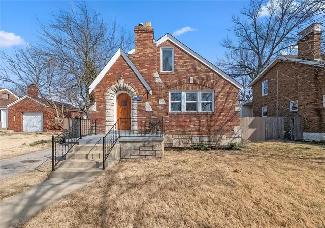 Photo 2 of Single family home for sale at 7049 Plymouth Ave, Saint Louis, MO 63130 | MLS# 25014407 | Listing updated on 2025-03-18