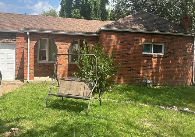Photo 1 of Single family home for sale at 801 Howell Ave, East Saint Louis, IL 62206 | MLS# 25014428 | Listing updated on 2025-03-11