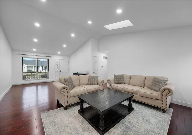 Photo 3 of Sale Pending at 5728 Whitefalls Ct, Saint Louis, MO 63129 | MLS# 25014442 | Listing updated on 2025-03-16