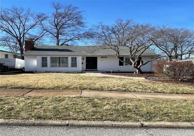 Photo 1 of Single family home for sale at 1023 Woodbine Dr, Saint Louis, MO 63126 | MLS# 25014511 | Listing updated on 2025-03-12