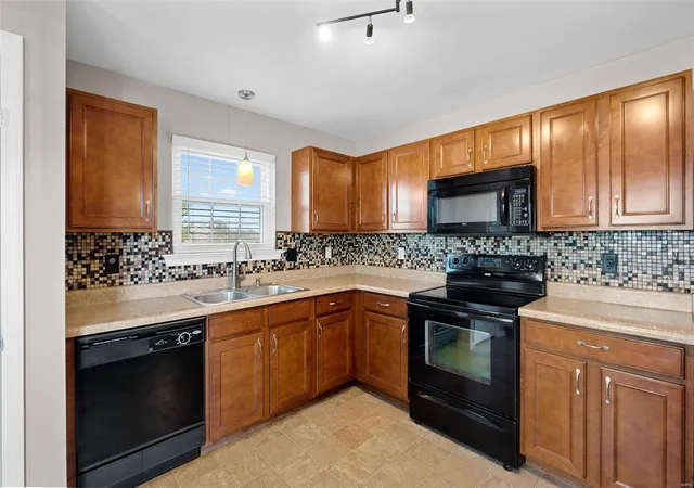 Photo 2 of Single family home for sale at 1324 Piedmont Cir, Saint Peters, MO 63304 | MLS# 25014523 | Listing updated on 2025-03-17