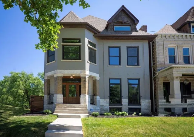 Townhouse for sale at 4477 Washington Blvd, Saint Louis, MO 63108 | MLS# 25014545