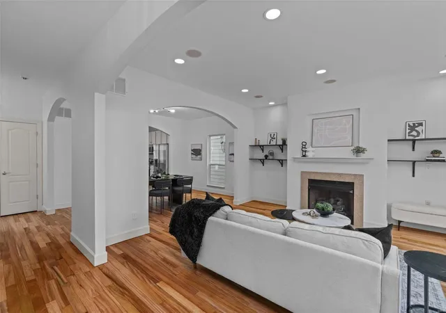 Photo 2 of Townhouse for sale at 1539 Fairmount Ave, Saint Louis, MO 63139 | MLS# 25014579 | Listing updated on 2025-03-13