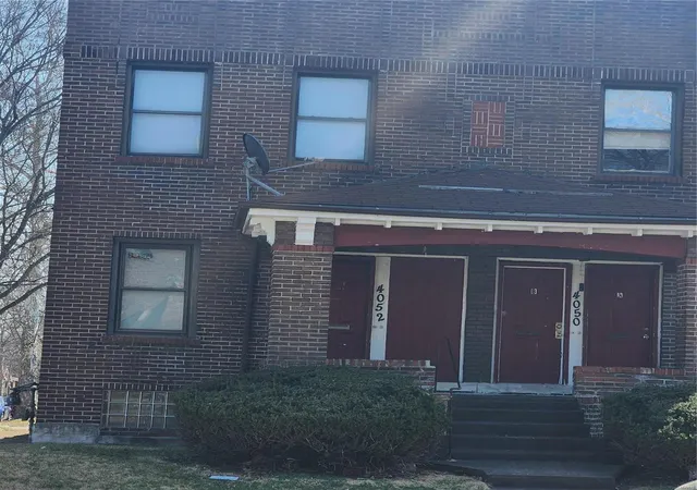 Photo 2 of Townhouse for sale at 4050 Shreve Ave, Saint Louis, MO 63115 | MLS# 25014630 | Listing updated on 2025-03-14